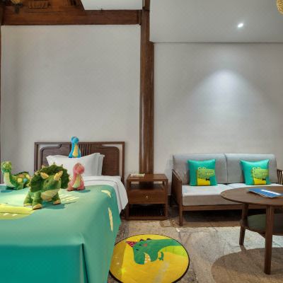 绿色恐龙亲子套房