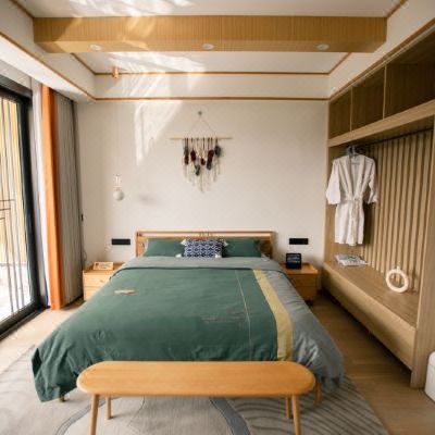 8302水榭智能湖景家庭房