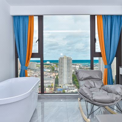 阔奢海景(两室三厅）投影浴缸房