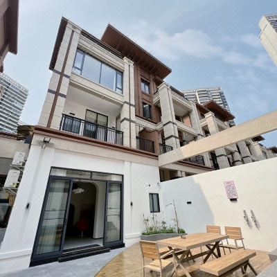 繁星8 房10 床9卫~ktv/街机/麻将/炭烤/厨房儿童泳池轰趴别墅（离沙滩100米） 米