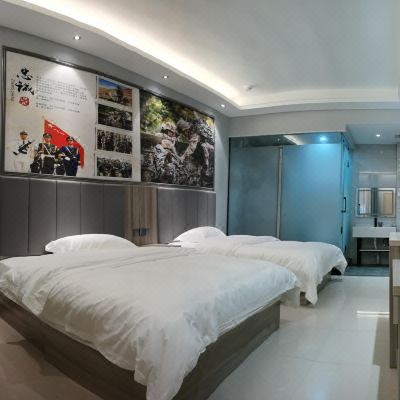 阳光街景双床房