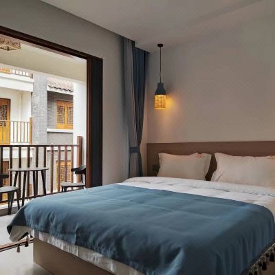 逅苑露台大床房