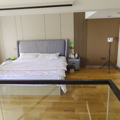 近海林茵复式loft高清百寸投影双床房