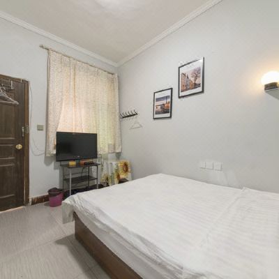 普通大床房(公共卫浴)