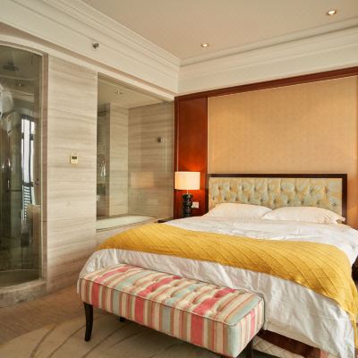 豪华江景大床房