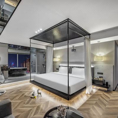 230度城景汤池阔床房