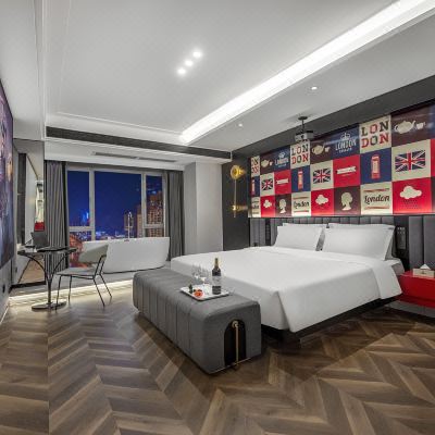 城景浴缸大床房