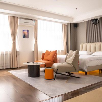 豪华观影大床房（150寸巨幕+激光4K投影仪+影院级音响+影视会员）