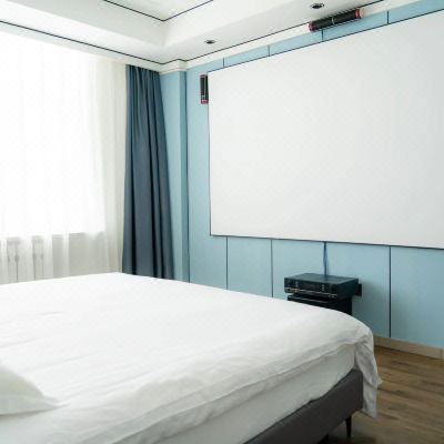 臻享观影大床房（150寸巨幕激光+4K投影仪影+院级音响+影视会员）