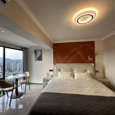 全景落地窗雅致大床房B