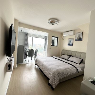 优享落地窗大床房B