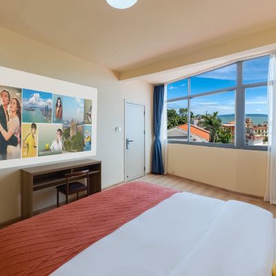 巨幕影院阳台大床房