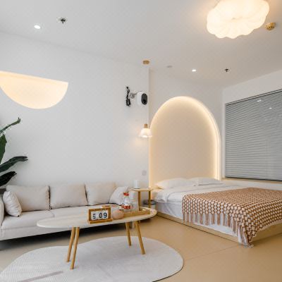 侘寂奶油·智能投影阳台大床房