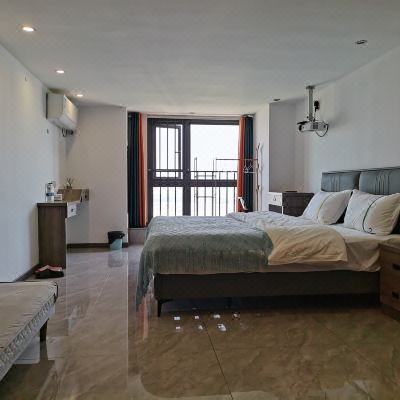 轻奢投影大床房《酒店提供洗衣机-冰箱》