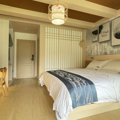 观松·轻奢山景大床房