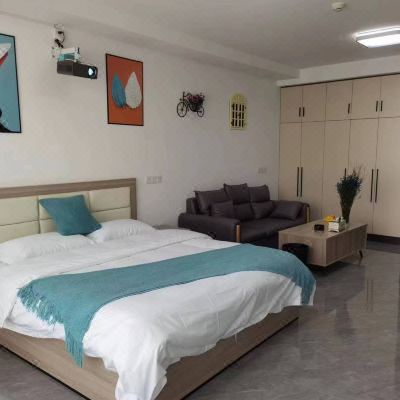 镜花水月影视大床房