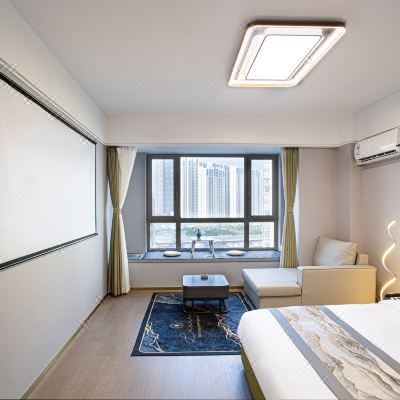 豪华大床房（巨幕）