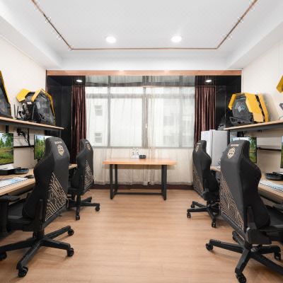 甲乙丙丁-轻奢四人房[技嘉4060Ti显卡+AOC2K170HZ高刷电竞屏+千兆网络+特权]