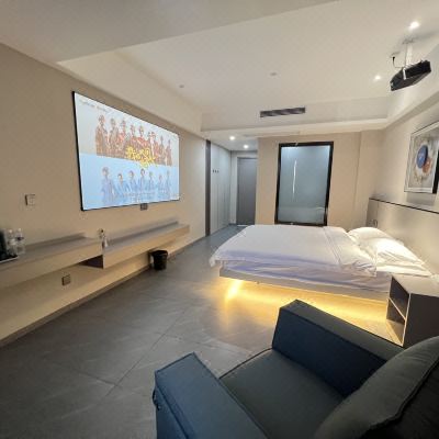 高级巨幕投影大床房