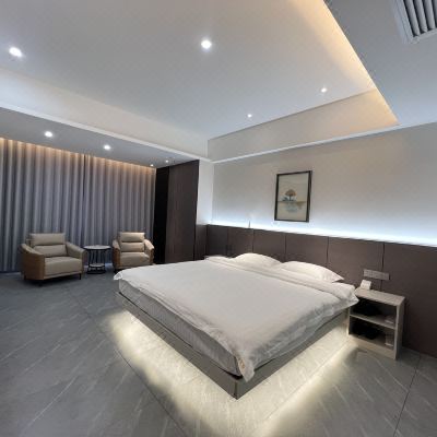 轻奢温馨大床房