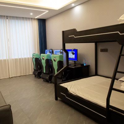 极速轻奢电竞三人间