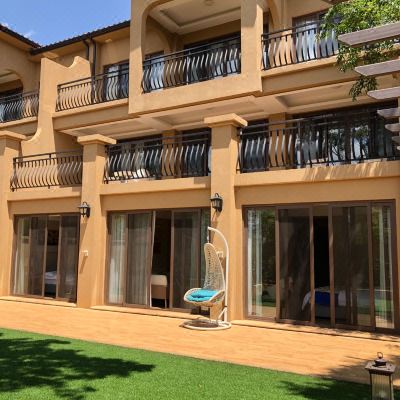 豪华大三居花园叠墅套房(太阳山叠墅）