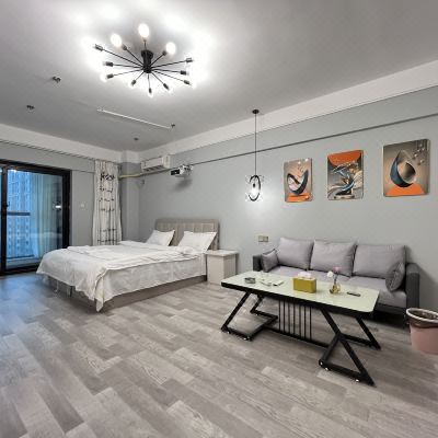 坚果高清投影豪华大床房