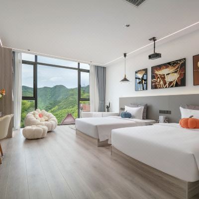 双子302·山景浴缸投影双床房