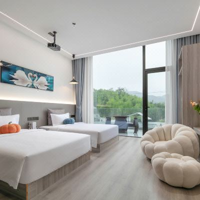 双子203·山景露台双床房