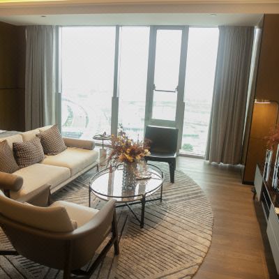 尊享湖景大床房