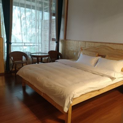 豪华江景大床房