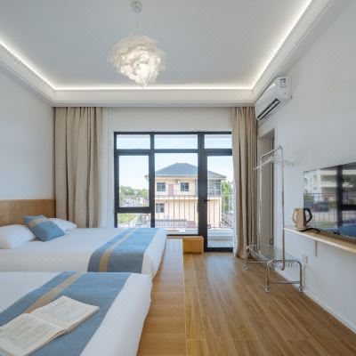 微白-榻榻米双床露台房