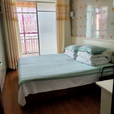 舒适大床房（公共卫浴）