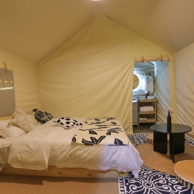 高级大床4号椿野复古南洋风野奢帐篷