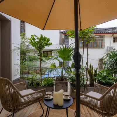 半截的诗·蜜月花园大床房