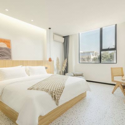 三年二班大床房