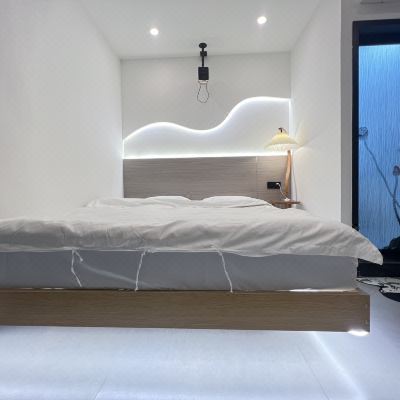 叁月豪华大床房