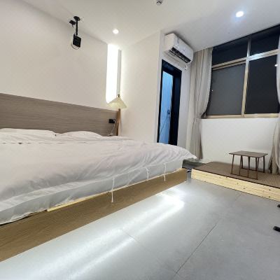 拾月豪华大床房