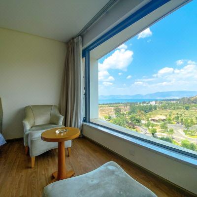 伴山伴水湖景双床房