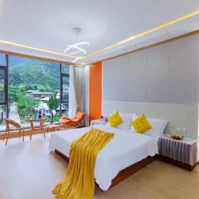 山景落地窗大床房