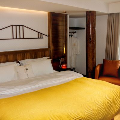 天权轻奢大床房