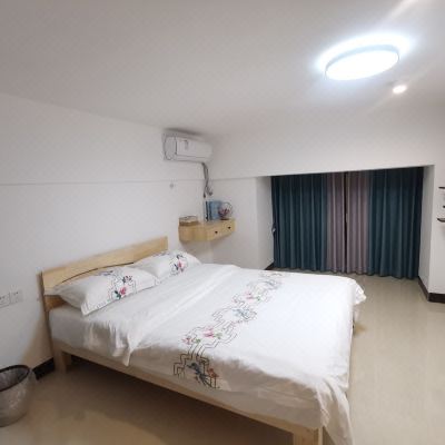 阳光二室一厅套房