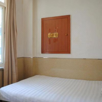 普通空调大床房(公共卫浴)