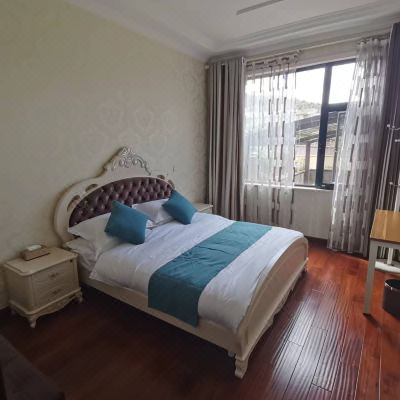 舒适大床房（公共卫浴）