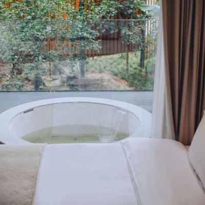 悦溪水榭·露台私汤榻榻米双床房