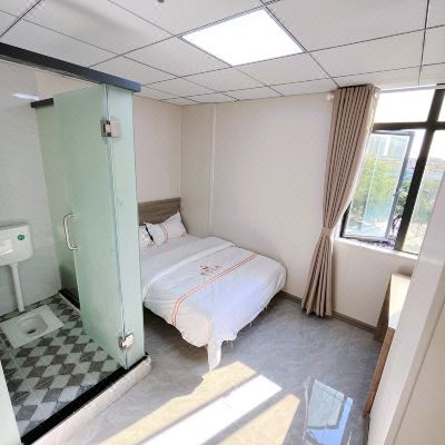 豪华单人房（冷暖空调+酒店提供自助洗衣房）