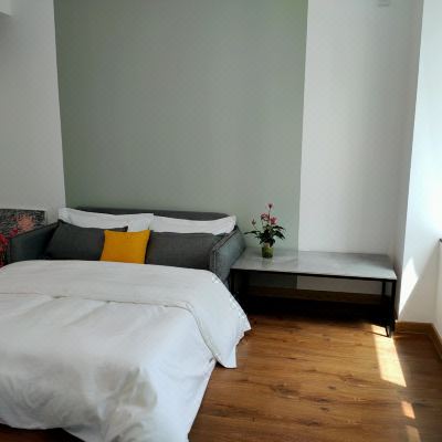 温馨舒适四人套房