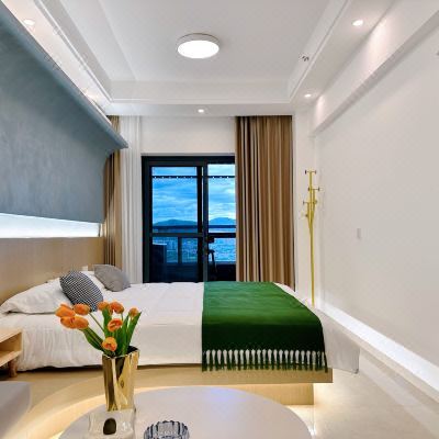 云梦·江景投影大床房