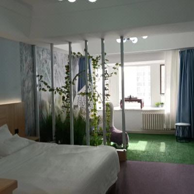 童话世界大床房（高清投影+小度音响）