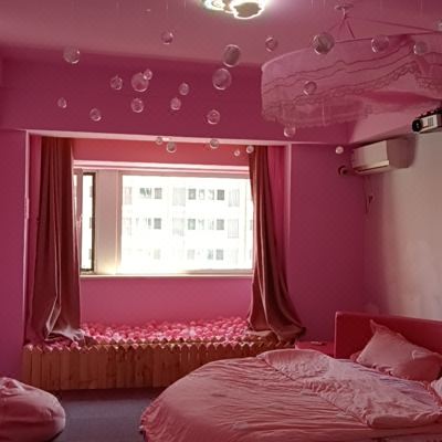 粉色回忆圆床房（高清投影+恒温水床）